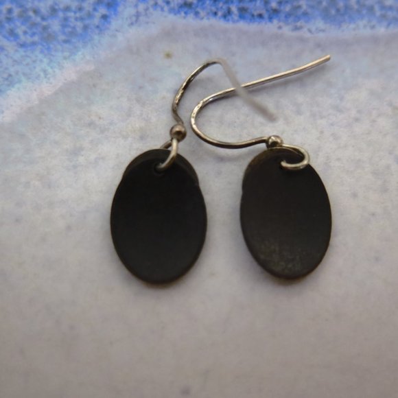 Vintage Purple and Etched Silver Disc Dangle Earrings - Picture 9 of 9